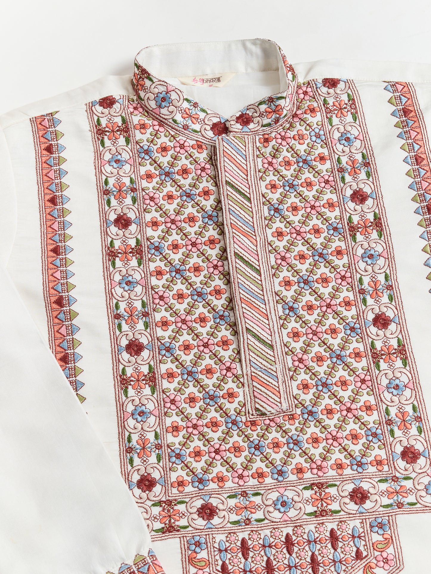Elegant White Kurta with Multicolor Kashmiri Embroidery – Festive & Ethnic Wear