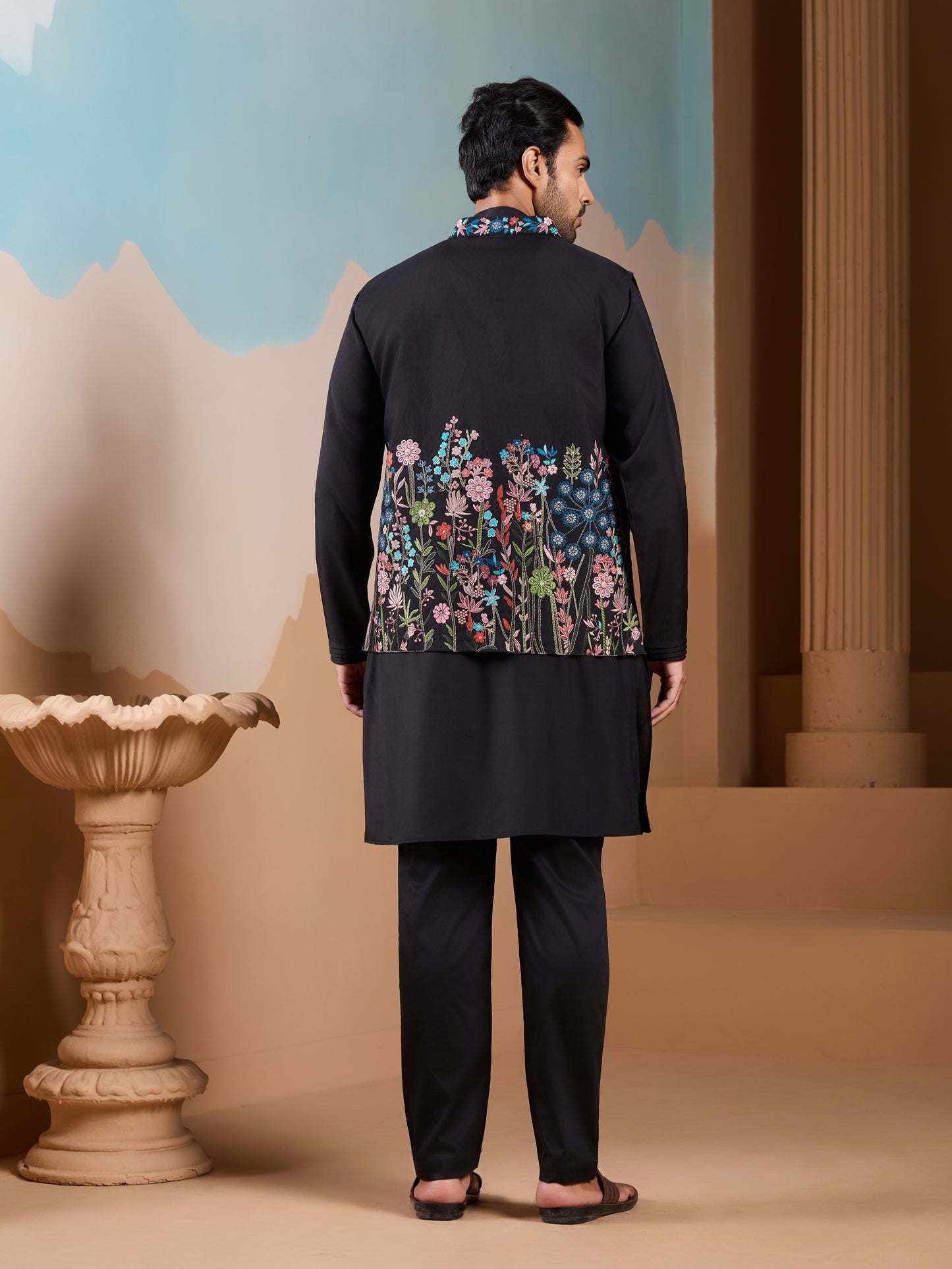 Midnight Bloom Embroidered Men’s Kurta Set – Luxe Black Festive Edition