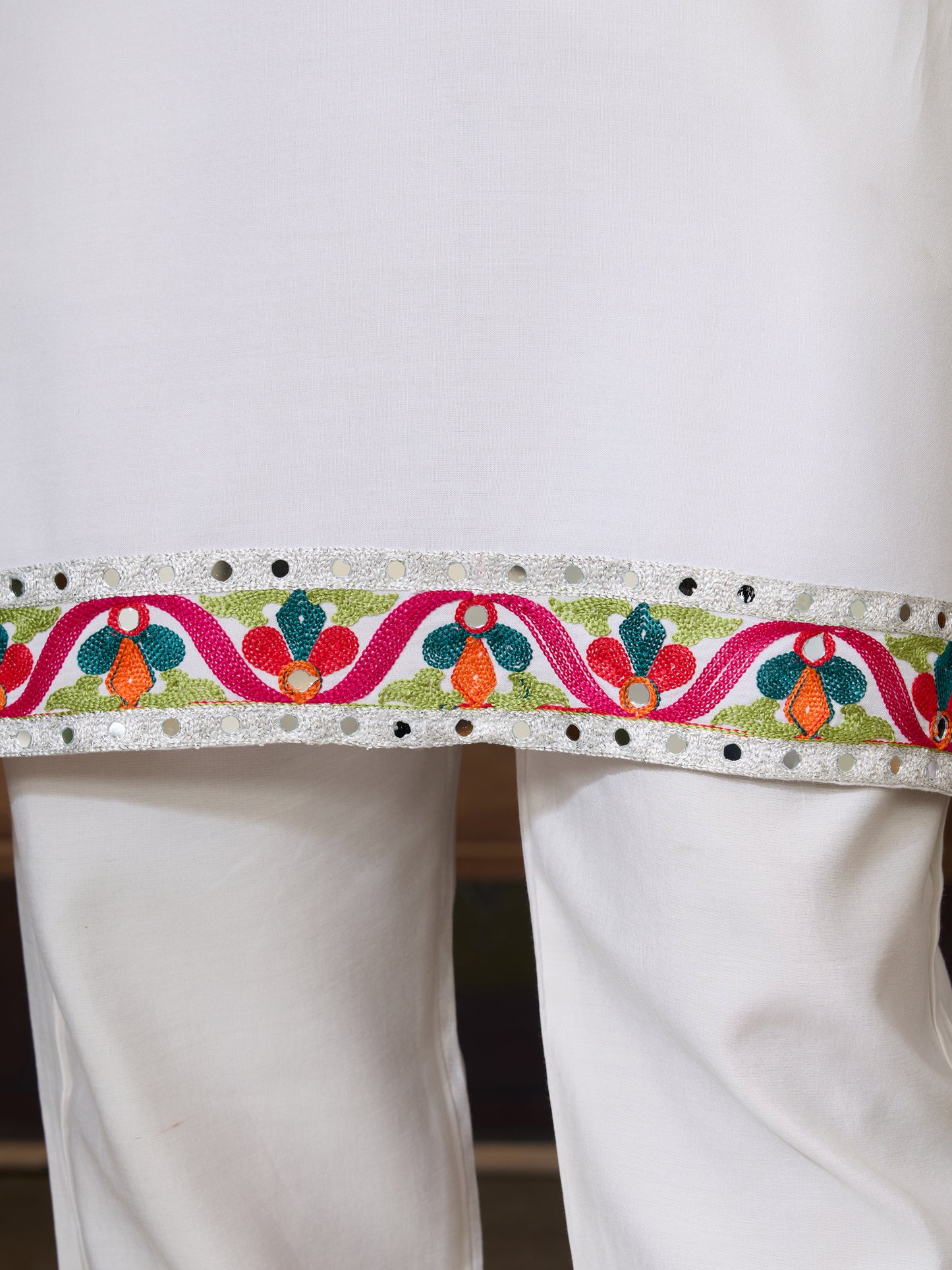 Men’s White Pure Cotton Kurta with Multi-Thread and Real Mirror Work