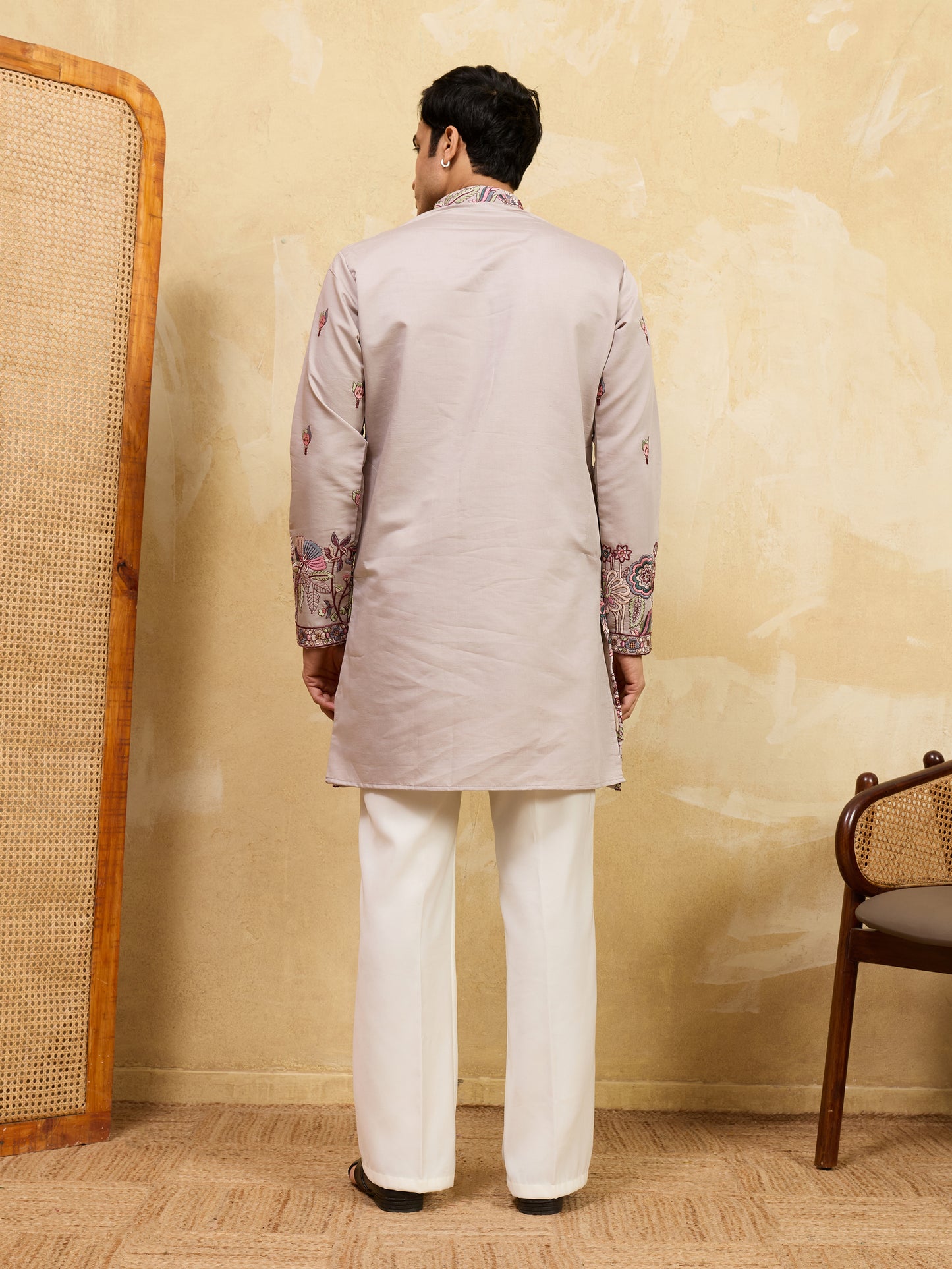 Regal Dusty Lavender Embroidered Kurta Set with Heritage Floral Detailing & Statement Dupatta