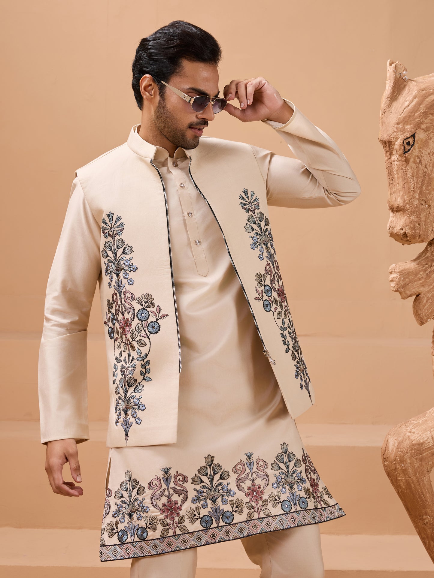 Beige Embroidered Kurta Set with Elegant Floral Detailing