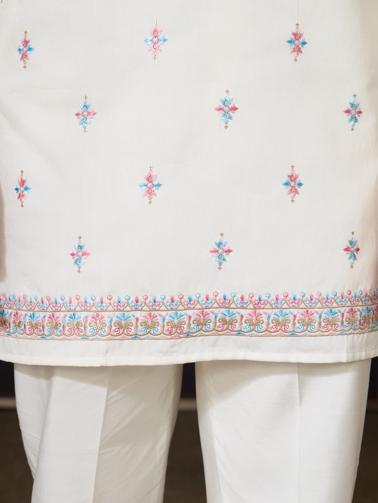 Regal White Floral Embroidered Kurta Set