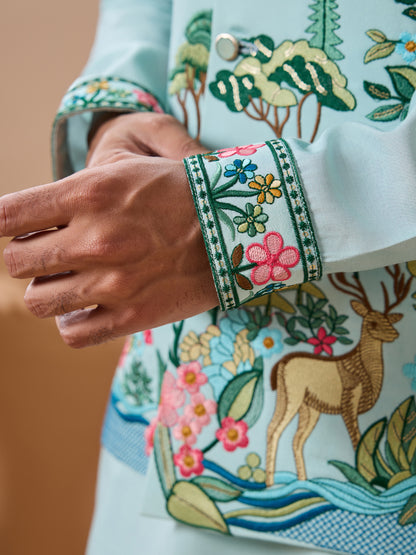 Regal Elegance Woven in Nature