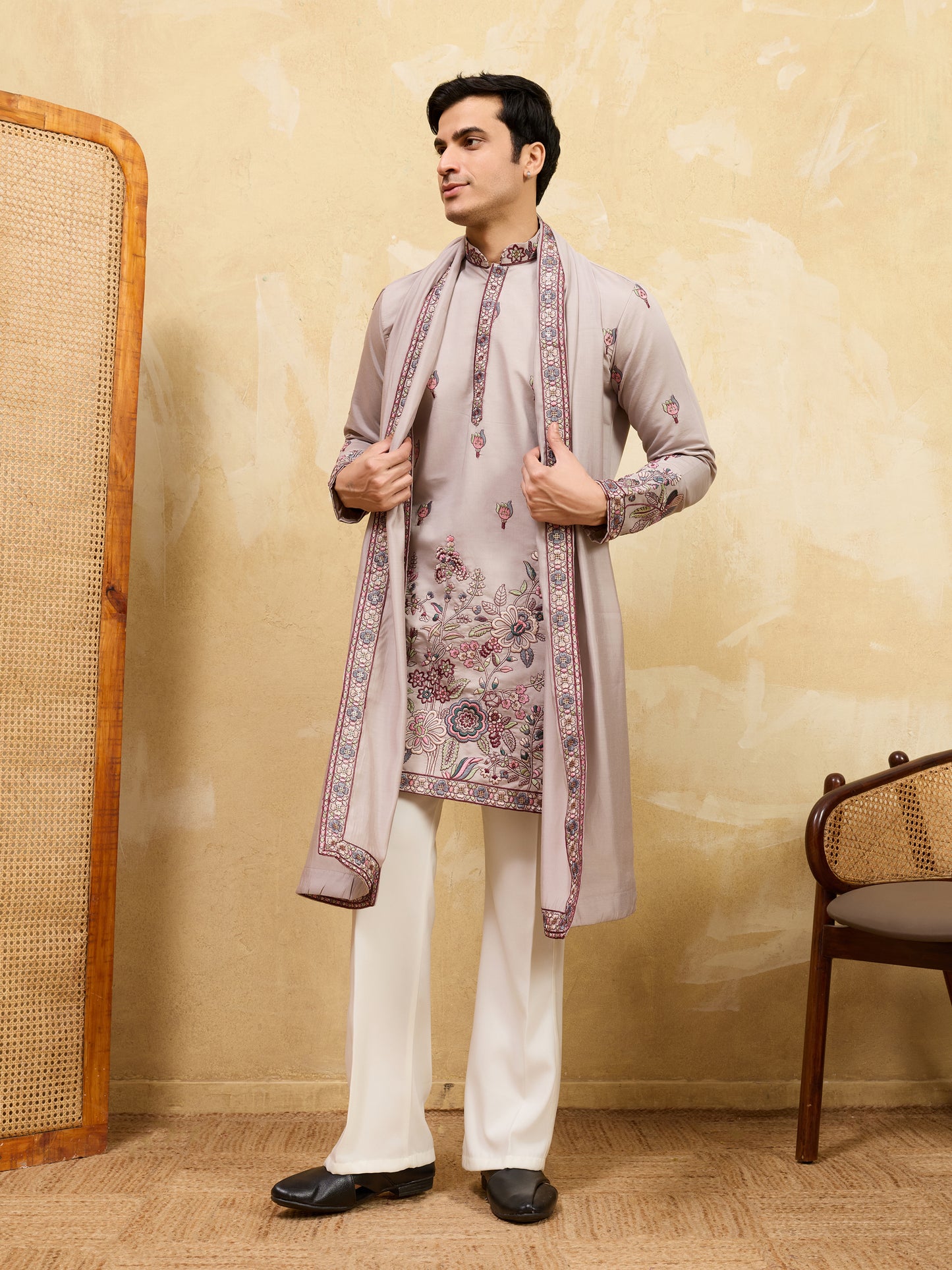 Regal Dusty Lavender Embroidered Kurta Set with Heritage Floral Detailing & Statement Dupatta