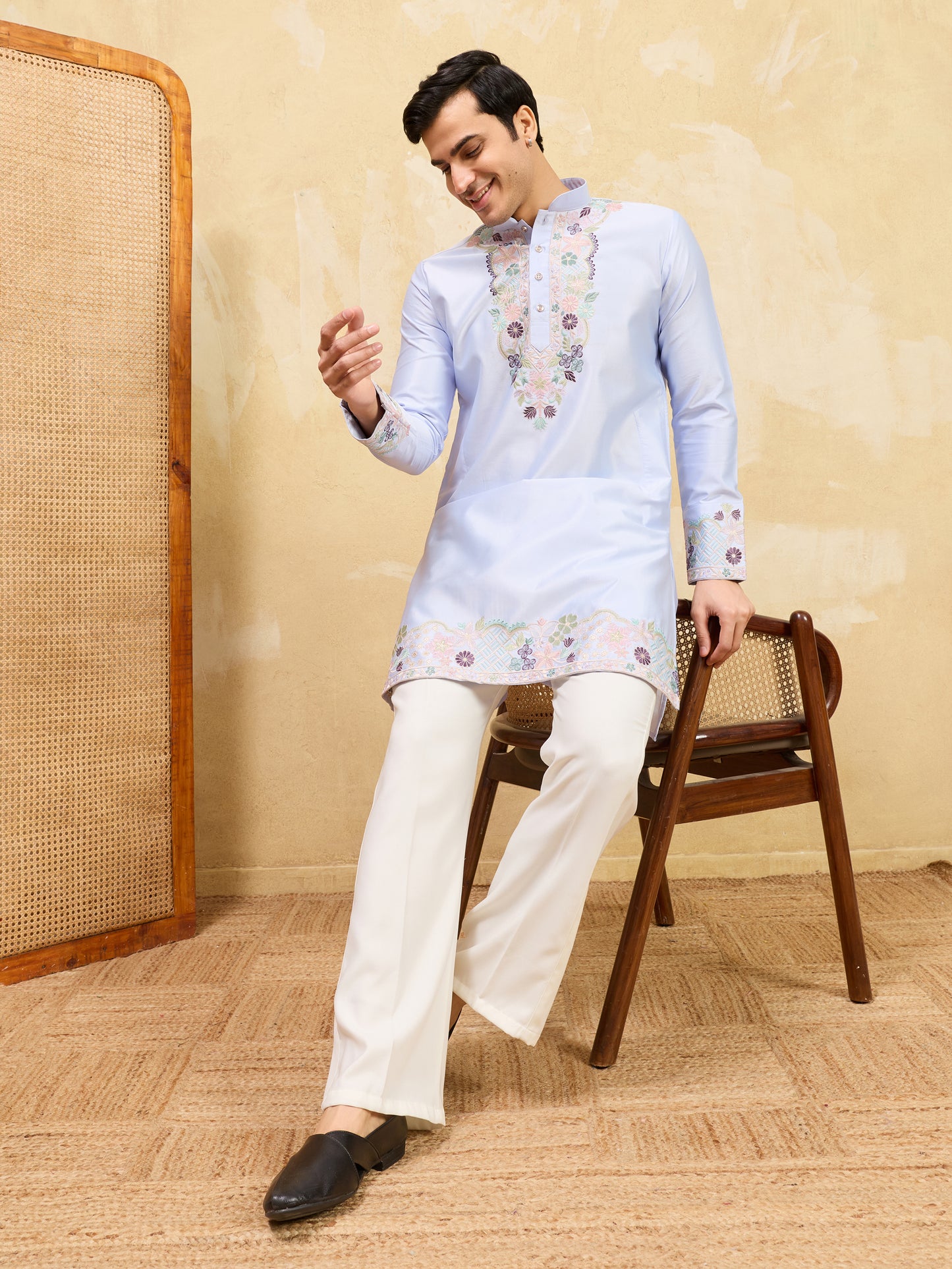 Men’s Sky Blue Floral Embroidered Kurta – Elegant Ethnic Wear