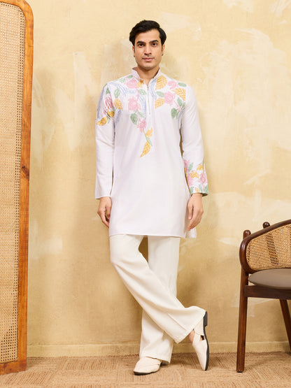 Men’s Off-White Floral Embroidered Kurta with Zipper